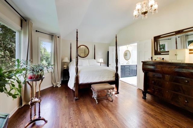 1309 S Pine Avenue, Arlington Heights, IL 60005