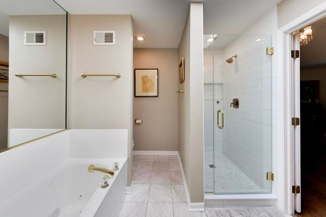 1309 S Pine Avenue, Arlington Heights, IL 60005