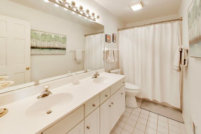 1309 S Pine Avenue, Arlington Heights, IL 60005