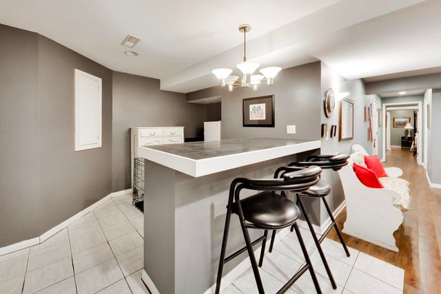 1309 S Pine Avenue, Arlington Heights, IL 60005