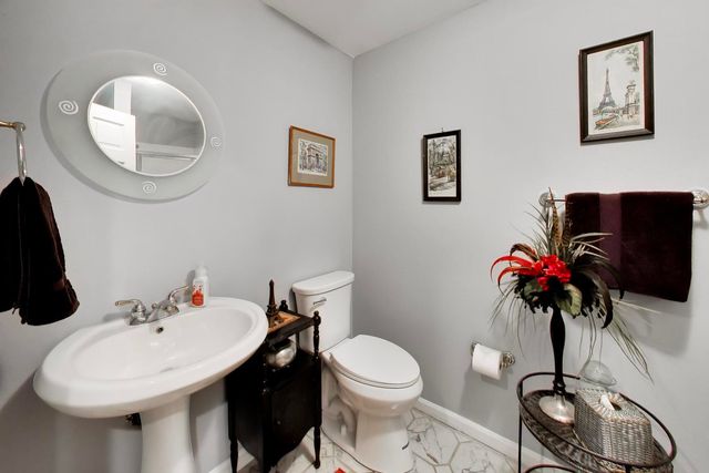 1309 S Pine Avenue, Arlington Heights, IL 60005
