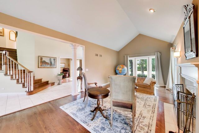1309 S Pine Avenue, Arlington Heights, IL 60005