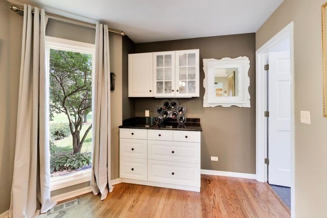 1309 S Pine Avenue, Arlington Heights, IL 60005