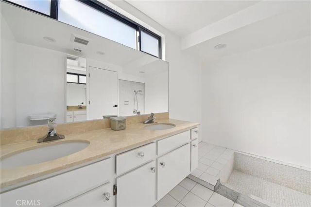15937 Londelius Street, North Hills, CA 91343