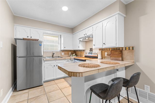 436 Ball Street, Grapevine, TX 76051