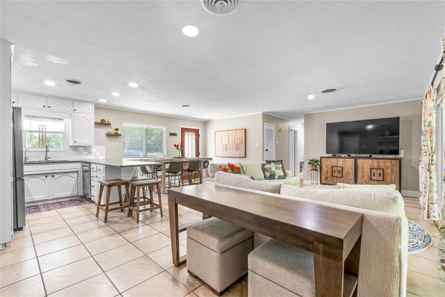 436 Ball Street, Grapevine, TX 76051
