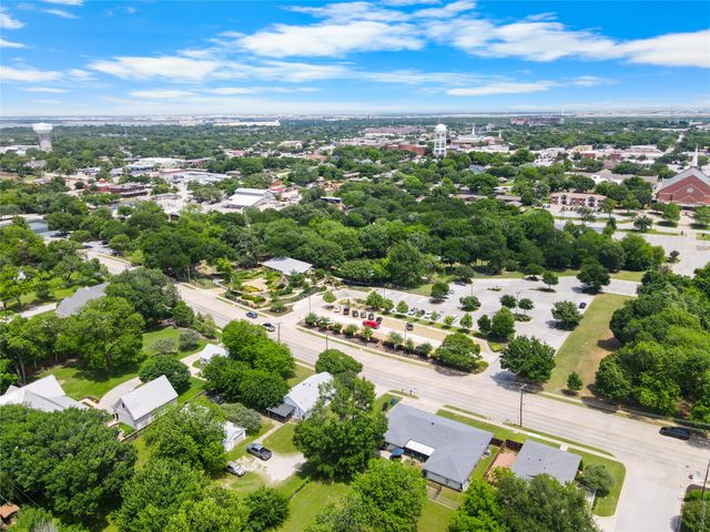 436 Ball Street, Grapevine, TX 76051