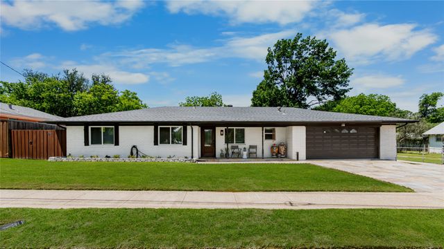 436 Ball Street, Grapevine, TX 76051