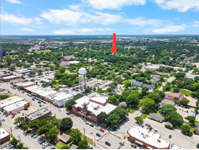 436 Ball Street, Grapevine, TX 76051