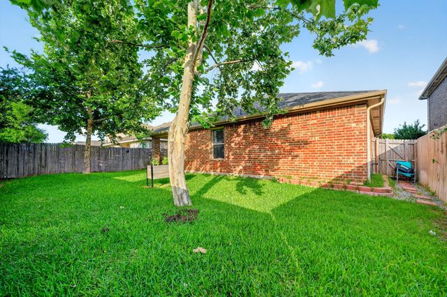 2011 Crosby Drive, Forney, TX 75126
