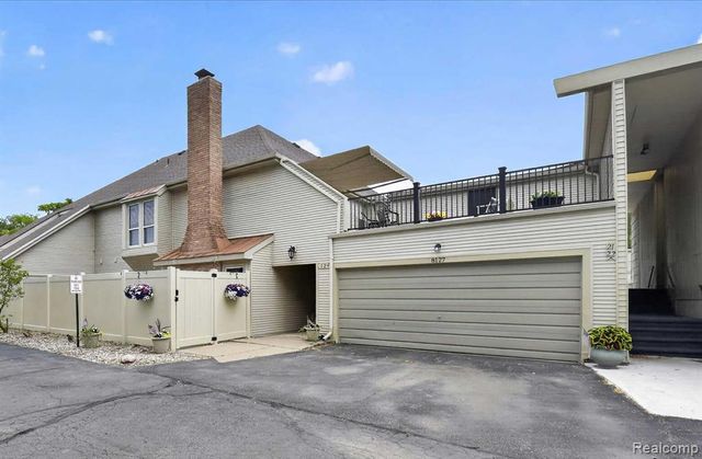 8127 Colony Drive 21, Grosse Ile, MI 48138