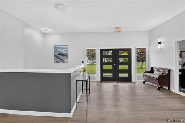 8127 Colony Drive 21, Grosse Ile, MI 48138
