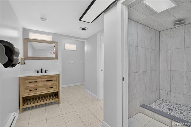 8127 Colony Drive 21, Grosse Ile, MI 48138