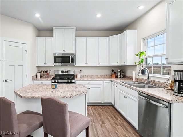 36312 Thornbury Street, North Ridgeville, OH 44039