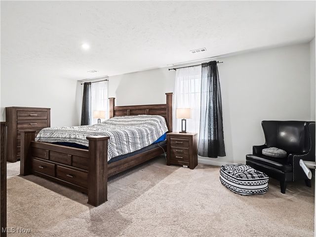 36312 Thornbury Street, North Ridgeville, OH 44039