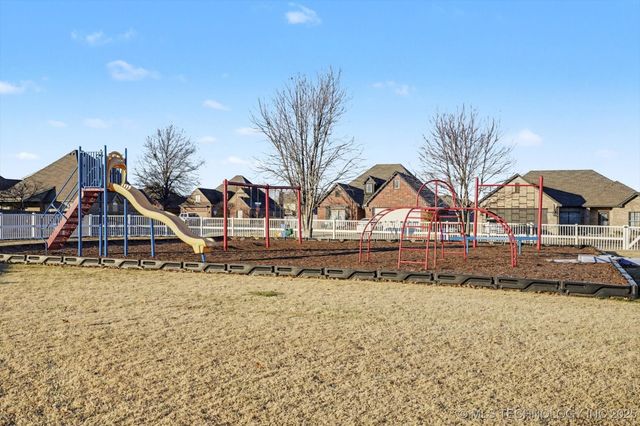 2619 S 14th Place, Broken Arrow, OK 74012