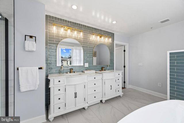 3675 1ST AVE, Edgewater, MD 21037