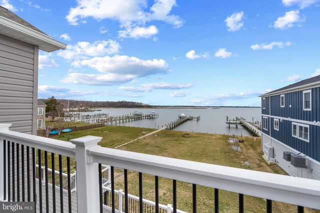3675 1ST AVE, Edgewater, MD 21037