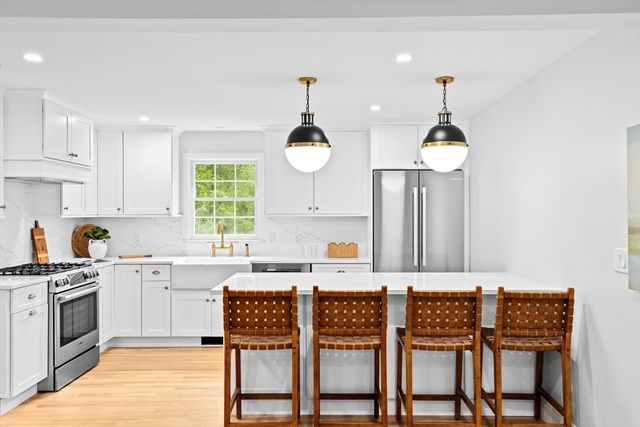 14 Spring Street, Hingham, MA 02043