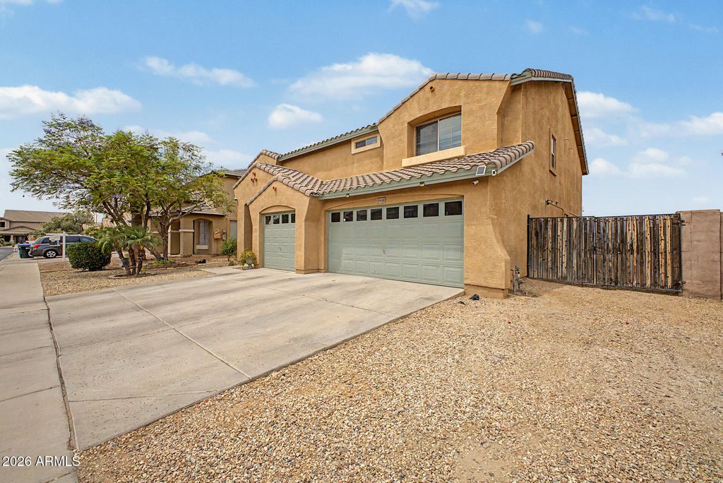 2916 W GLASS Lane, Phoenix, AZ 85041 — photo 2