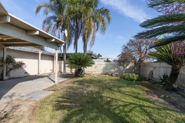 12265 E Dinuba Avenue, Selma, CA 93662