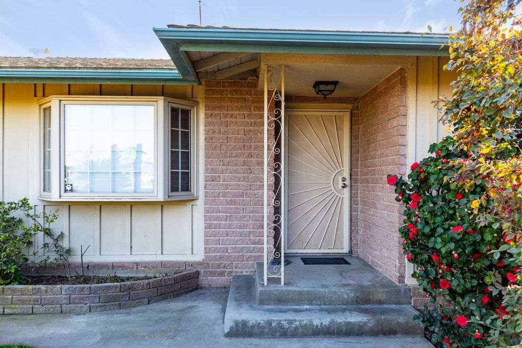 Image 19 of property listing at 12265 E Dinuba Avenue, Selma, CA 93662