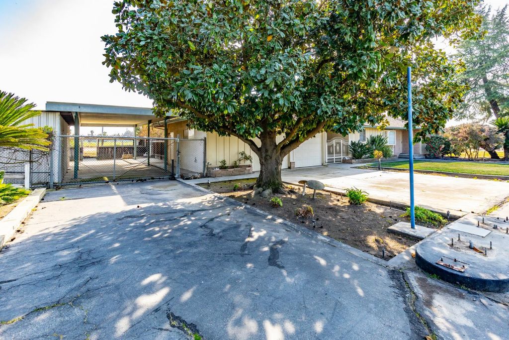 Image 21 of property listing at 12265 E Dinuba Avenue, Selma, CA 93662