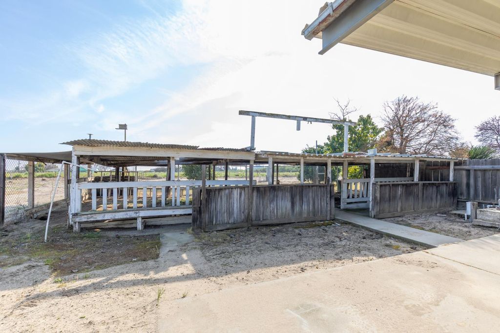 Image 48 of property listing at 12265 E Dinuba Avenue, Selma, CA 93662