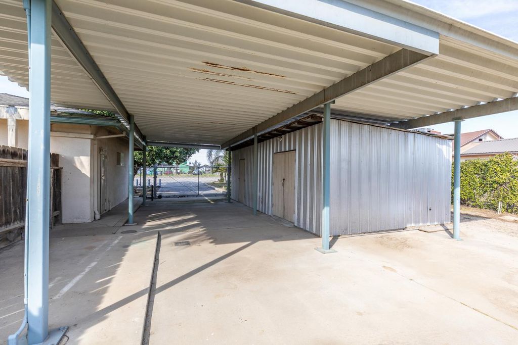 Image 49 of property listing at 12265 E Dinuba Avenue, Selma, CA 93662