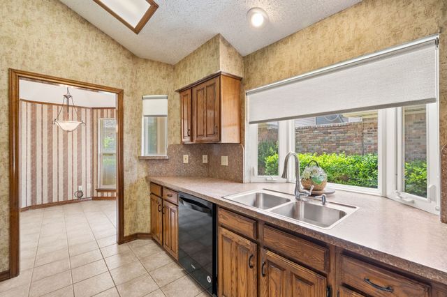 2211 Marvin Gardens Street, Arlington, TX 76011