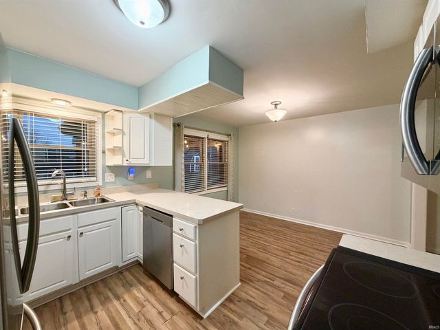 5645 Gardenia Drive, Newburgh, IN 47630