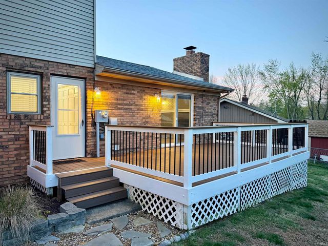 5645 Gardenia Drive, Newburgh, IN 47630