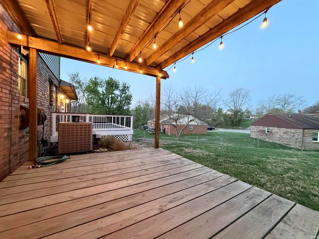 5645 Gardenia Drive, Newburgh, IN 47630