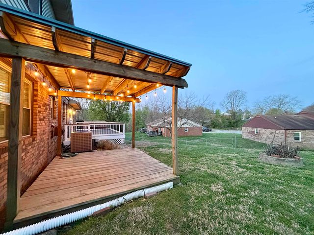 5645 Gardenia Drive, Newburgh, IN 47630