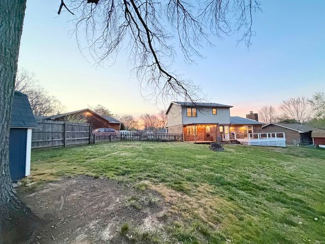 5645 Gardenia Drive, Newburgh, IN 47630