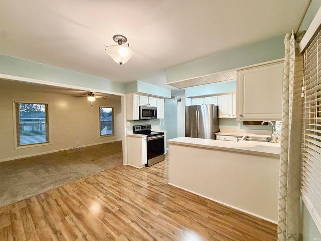 5645 Gardenia Drive, Newburgh, IN 47630