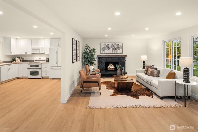 12523 NE 138th Place, Kirkland, WA 98034
