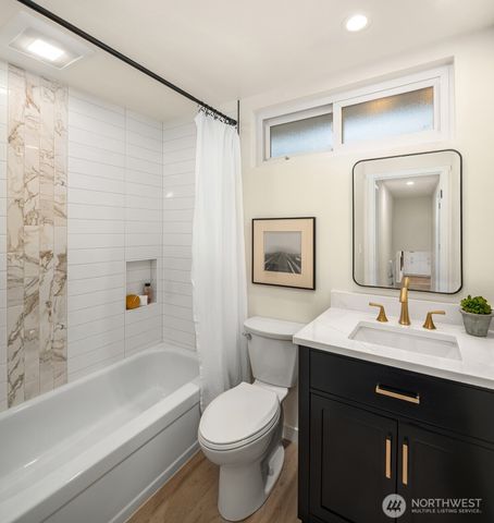 12523 NE 138th Place, Kirkland, WA 98034