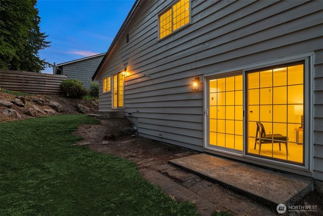 12523 NE 138th Place, Kirkland, WA 98034
