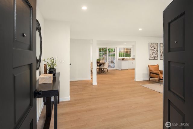 12523 NE 138th Place, Kirkland, WA 98034