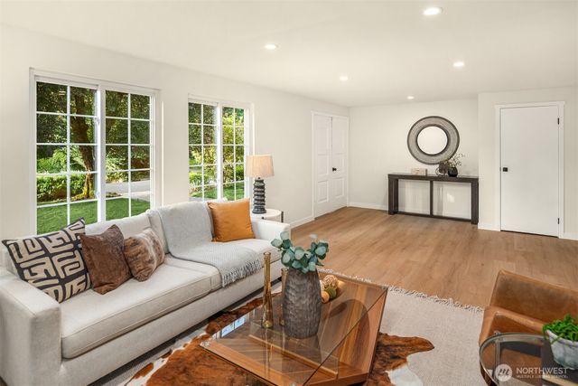 12523 NE 138th Place, Kirkland, WA 98034