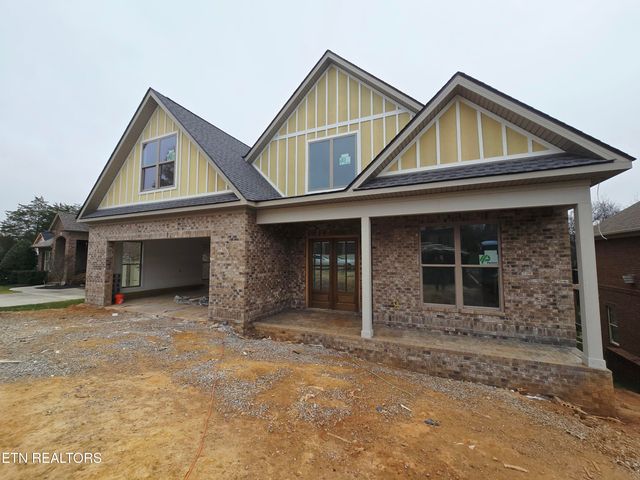 455 Maclaren Way, Lenoir City, TN 37772