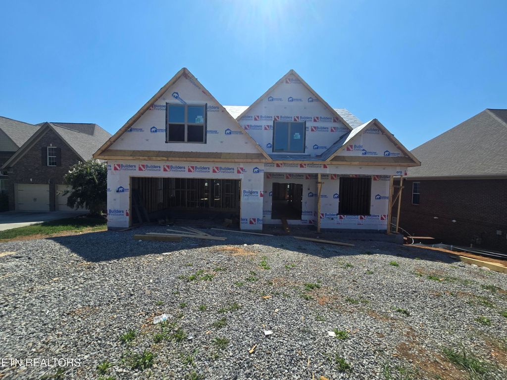 455 Maclaren Way, Lenoir City, TN 37772