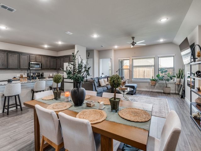 626 Congressional Avenue, Red Oak, TX 75154