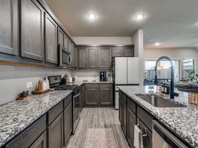 626 Congressional Avenue, Red Oak, TX 75154