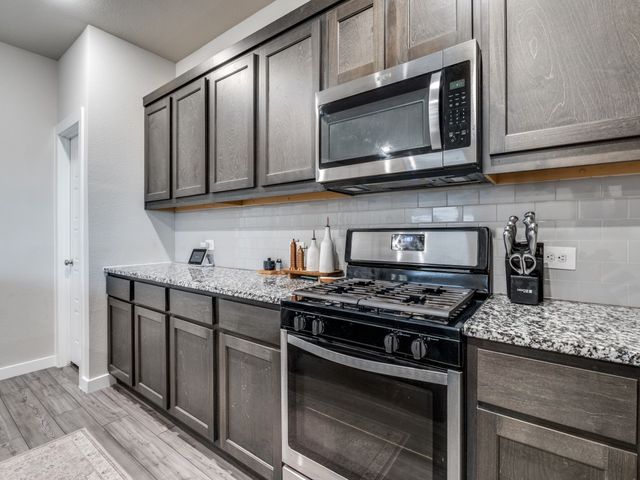 626 Congressional Avenue, Red Oak, TX 75154