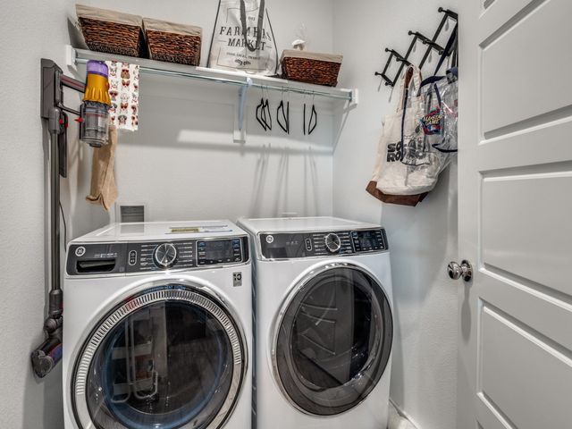 626 Congressional Avenue, Red Oak, TX 75154