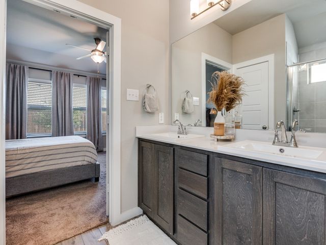 626 Congressional Avenue, Red Oak, TX 75154