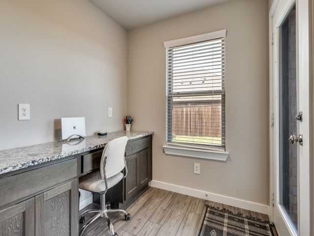 626 Congressional Avenue, Red Oak, TX 75154