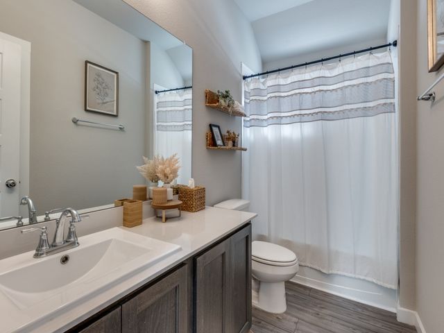 626 Congressional Avenue, Red Oak, TX 75154